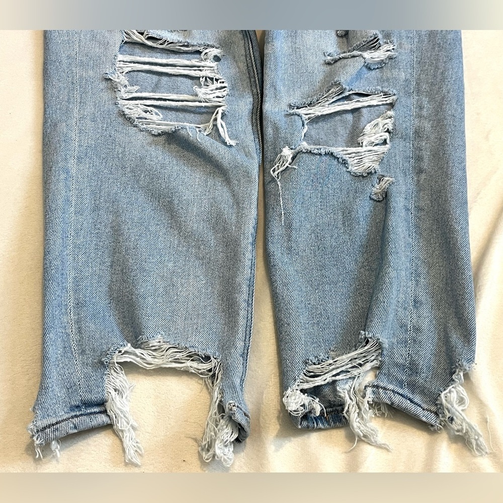 American Eagle Stretch Women’s Distressed Light Blue Mom Jeans Size 6 Short - Picture 4 of 14